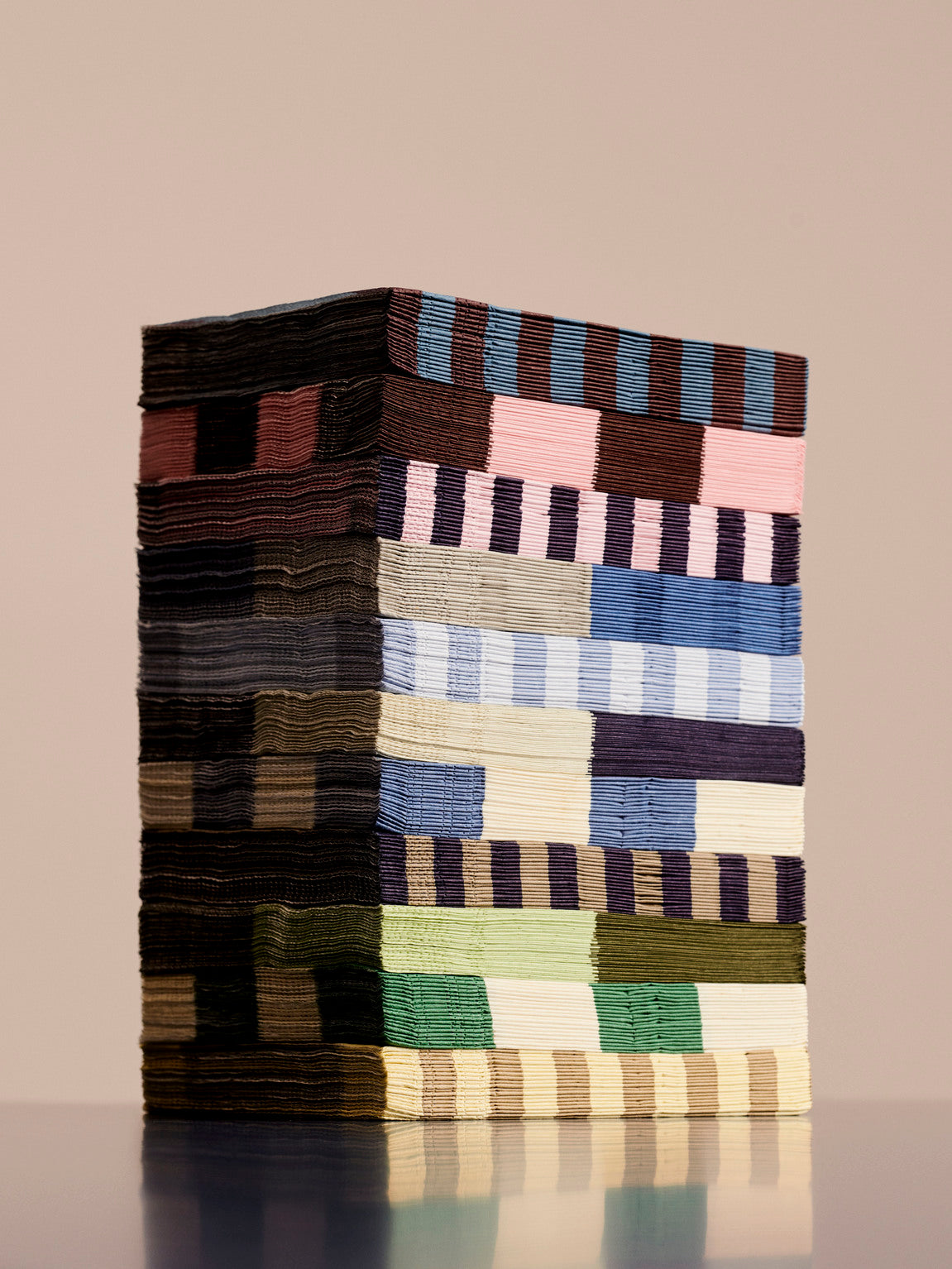 Pattern servietter, råhvid/mørkeblå - 33x33 cm.